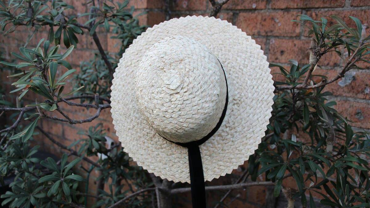 Learn how to make a beautiful cabbage tree hat such as this one, a style favoured by drovers passing through Kurrajong in the 1800s. Picture: Susan Brian