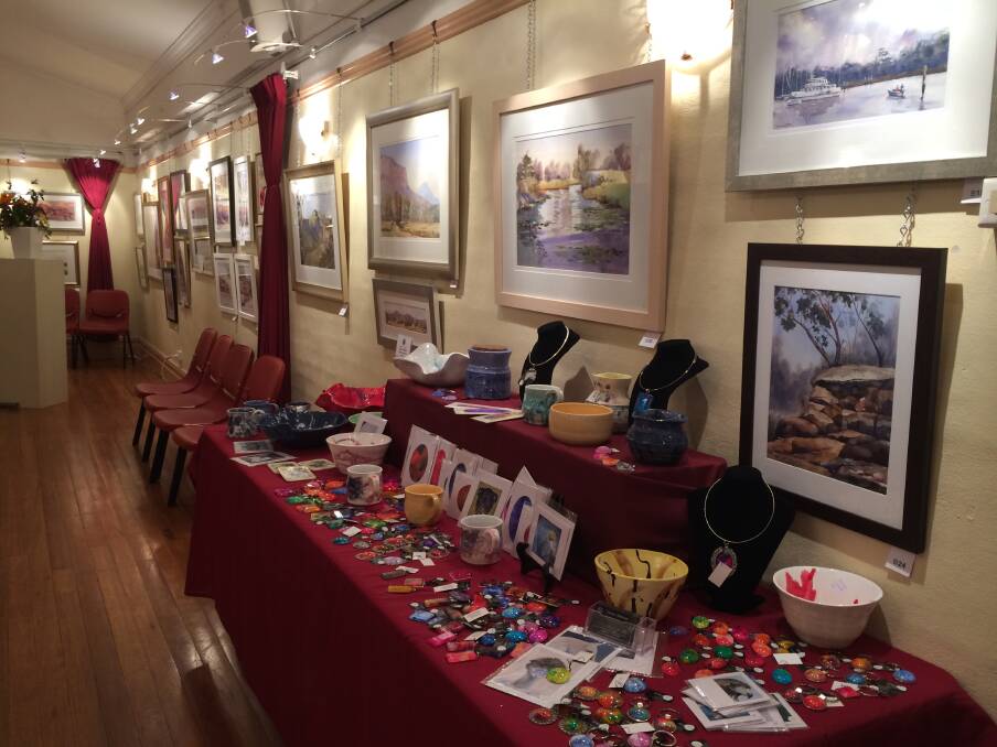 Don't miss the glorious swag of booty at Macquarie Towns Arts Society's Autumn Art and Craft Exhibition this weekend. 