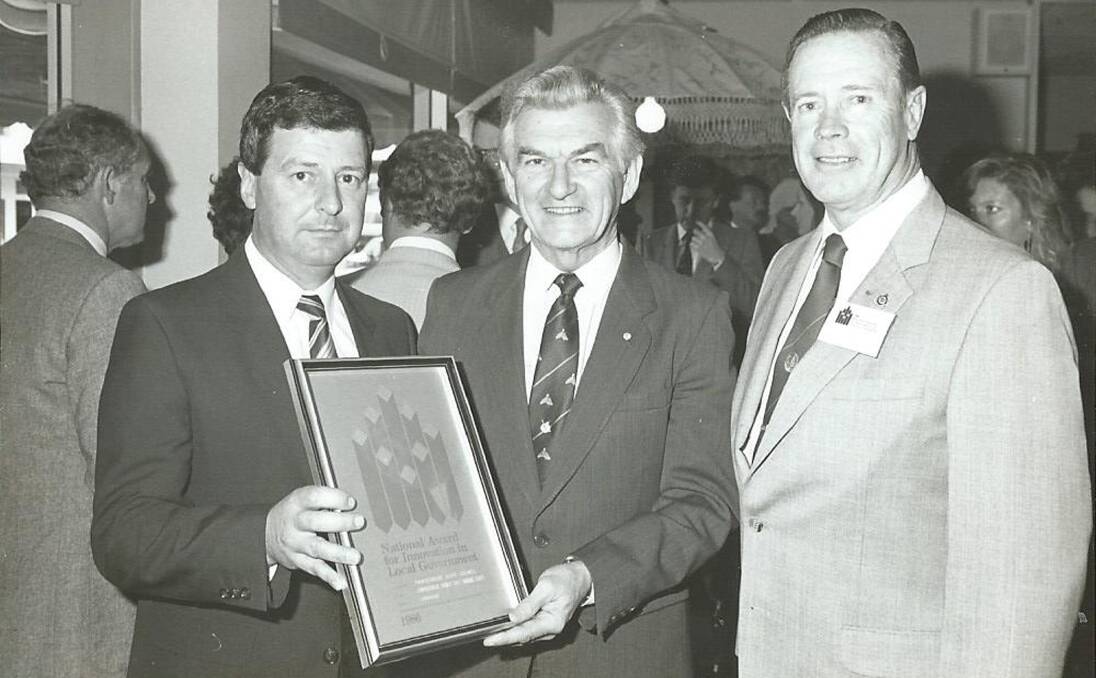 Garry McCully receives the National Award for Innovation in Local Government from Prime Minister Bob Hawke and then Shire president Geoff Michael.