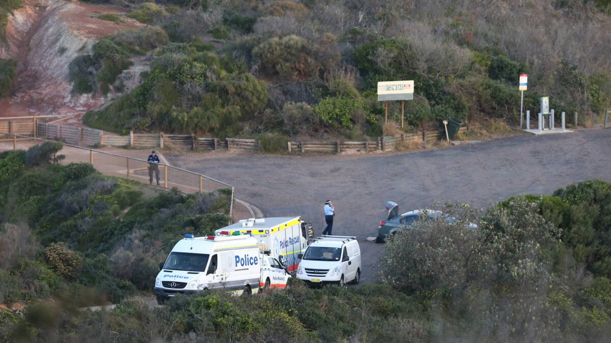 MURDER SCENE: Police at Snapper Point after Michelle Leng's body was discovered. Picture: Marina Neil.