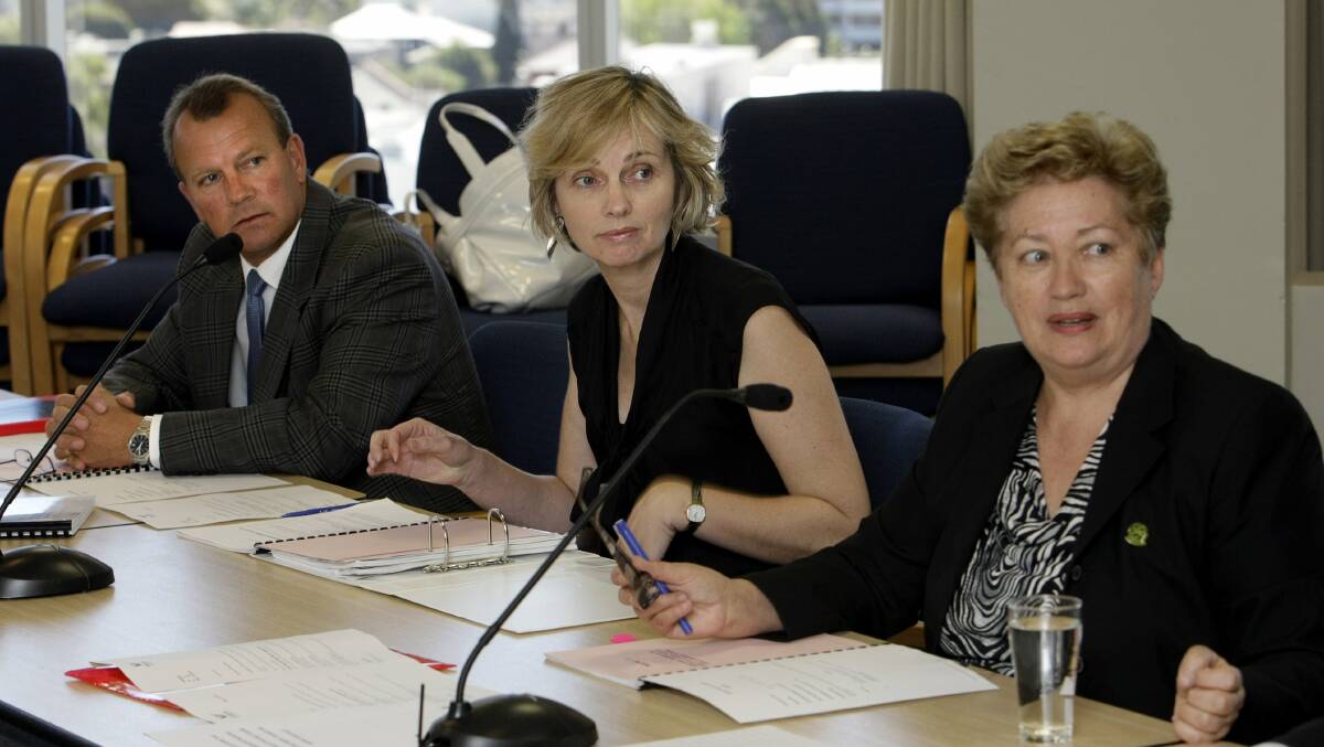Alison McCabe, centre, has been appointed as the chairperson of the Hawkesbury Council IHAP. McCabe is pictured in 2009 at a meeting of the Southern Regional Joint Planning Panel at Wollongong Council. Picture: Kirk Gilmour