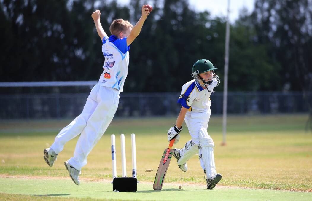 Billy Simons is run out by Billy Chamberlain during the U10's Richmond V North Richmond Blue match at Bensons Lane, Richmond, 17 February 2018. Picture: Geoff Jones .