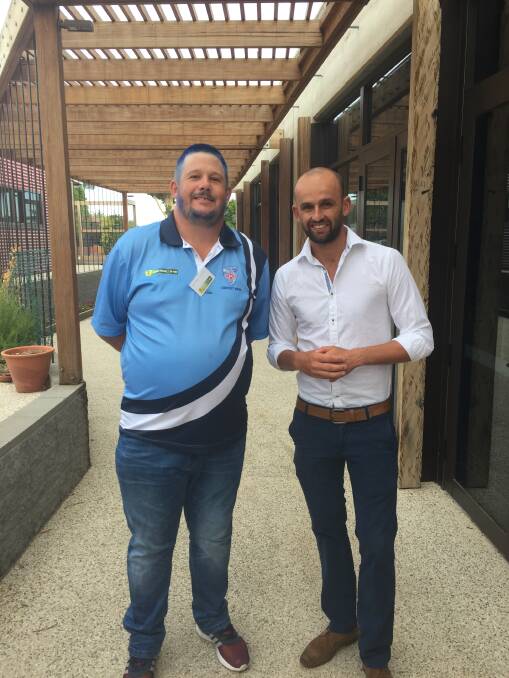 Michael Gillies meets Australian test spinner Nathan Lyon. Picture: Supplied
