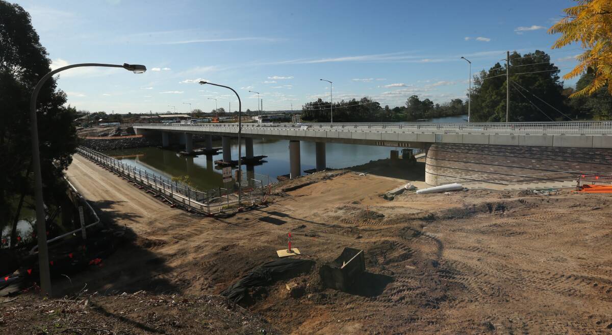 Removal: Works on both the old and new Windsor Bridges will continue: Picture: Geoff Jones.