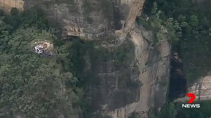 Rescue workers at the scene at Wentworth Falls. Image: 7 News