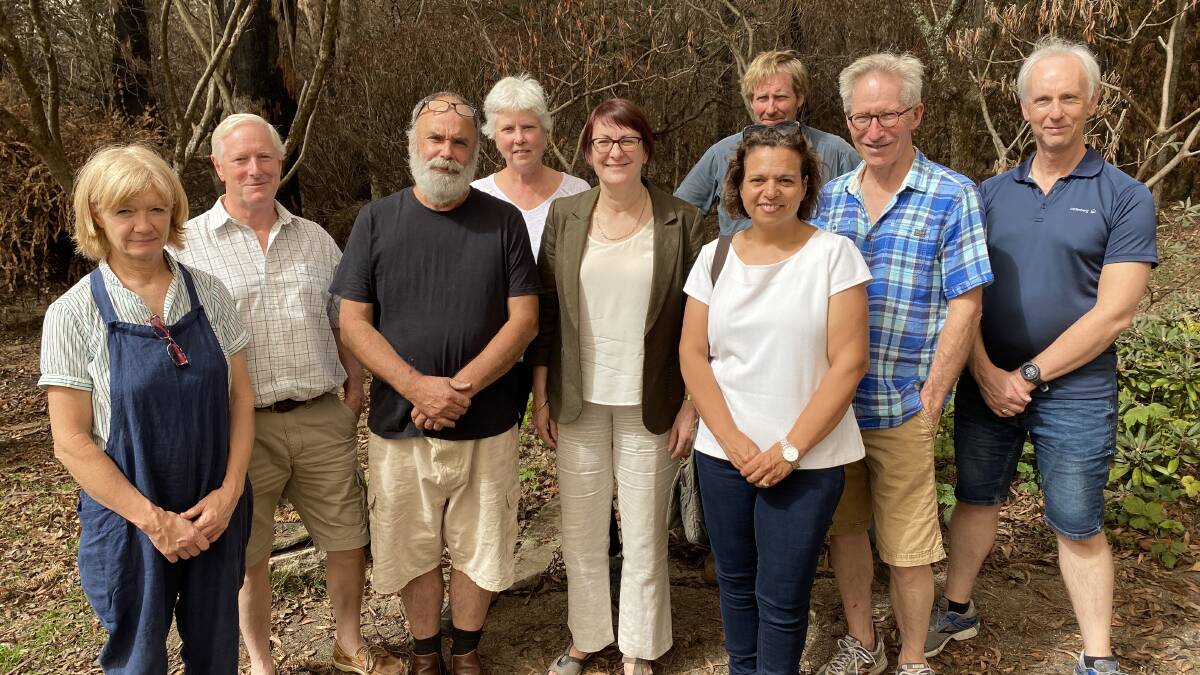 Macquarie MP Susan Templeman [centre] and Shadow Communications Minister Michelle Rowland [third front right] with Mount Tomah residents earlier this year.