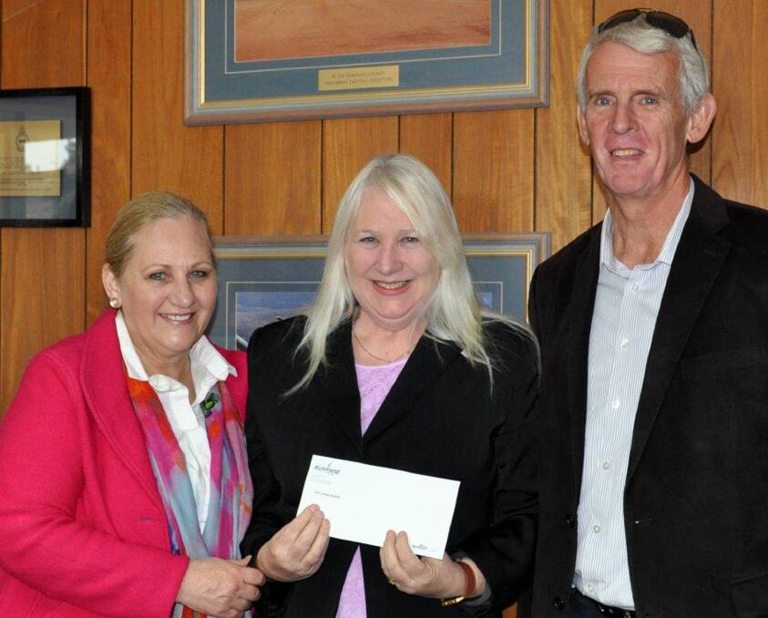 From left, Hawkesbury Mary Lyons-Buckett with Linda Dries (The Living Room) and Jeff Luscombe (Richmond Club).