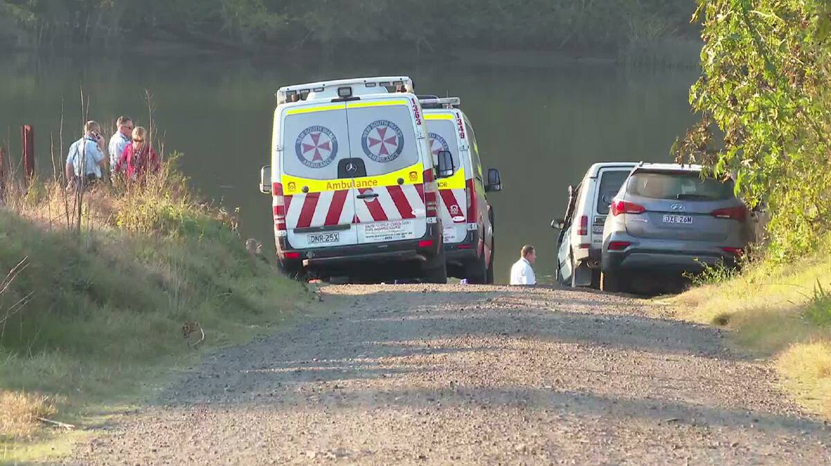 Ambulances by the river. Picture: TNV.