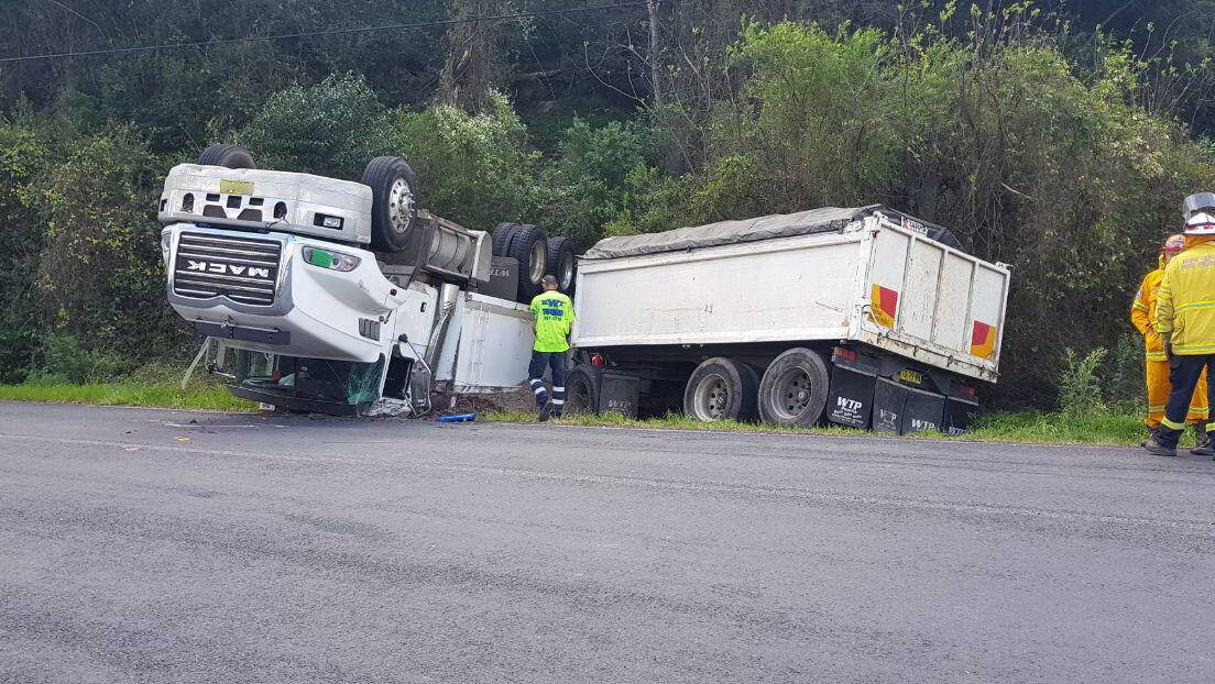 The truck that rolled over. Picture: TNV