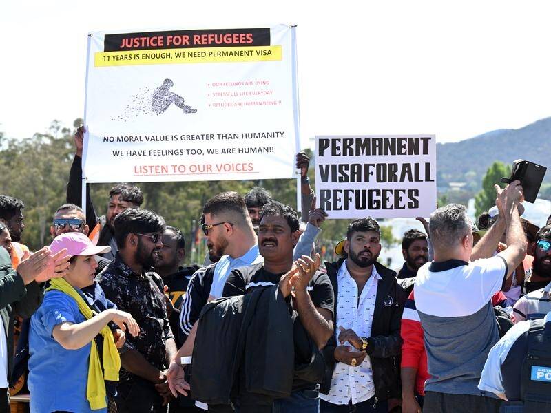 Some MPs have called for the government to support refugees caught in the Fast Track system. (Mick Tsikas/AAP PHOTOS)