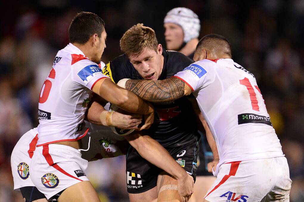 Journeyman: Jeremy Latimore in action against one of his former clubs- St George Illawarra, during the 2014 season.  (Photo by Brett Hemmings/Getty Images)