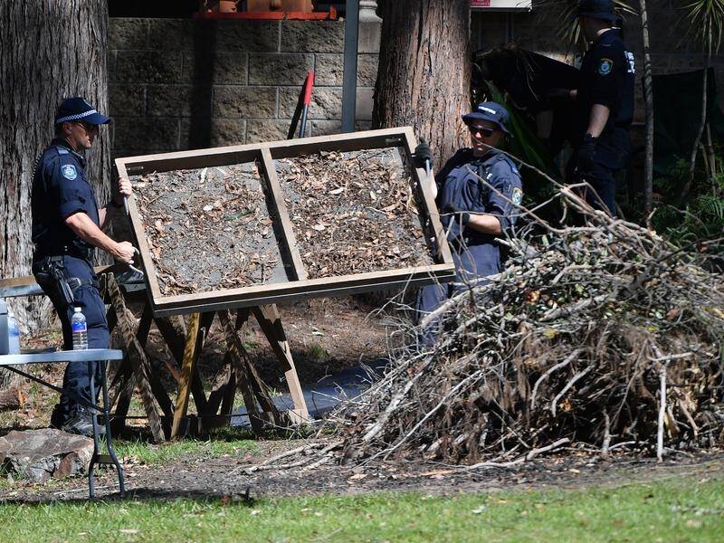 Police are sifting debris at a house in Kendall, where three-year-old William Tyrrell disappeared.