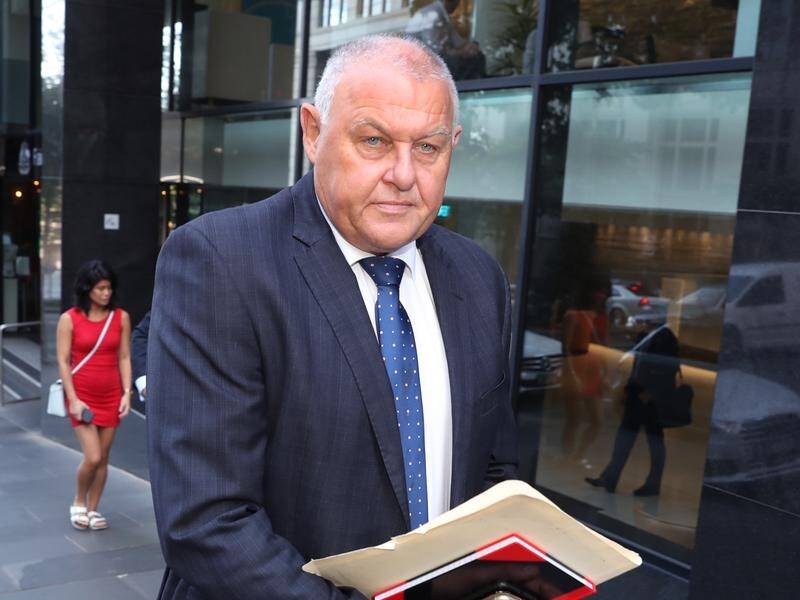 Victorian ex-detective Ron Iddles has spoken at the royal commission into police informants.