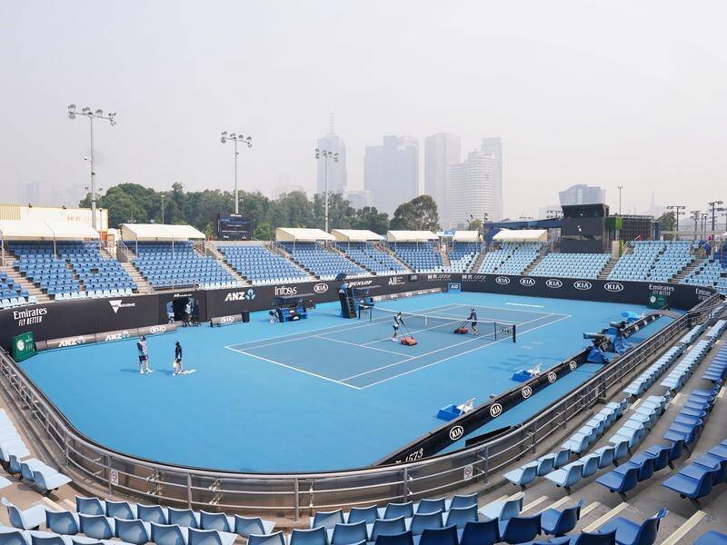 Smoke haze hangs over Melbourne for another day with Australian Open qualifying affected.