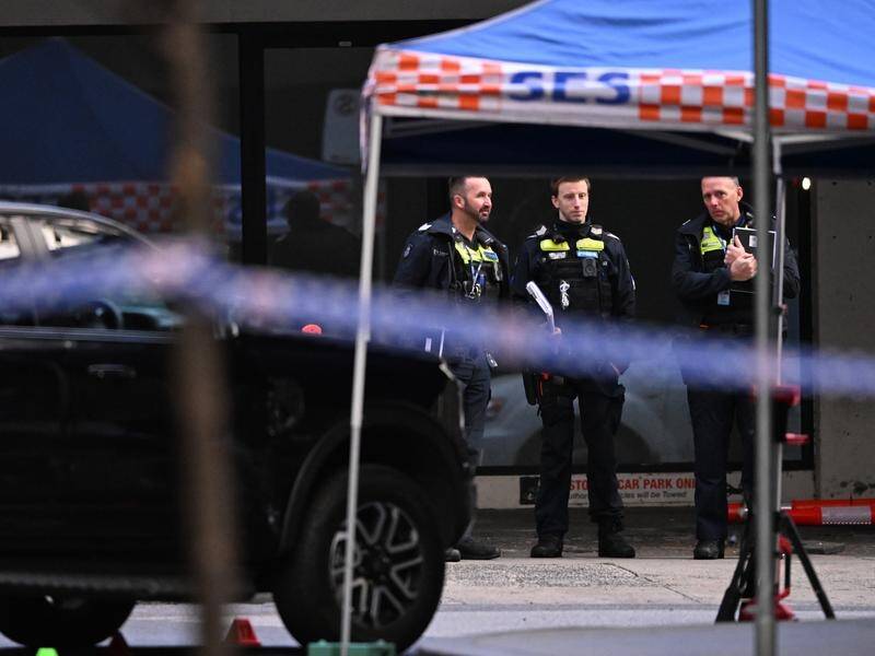 Police say there are 'associations' between organised crime and a man's fatal shooting in Melbourne. (James Ross/AAP PHOTOS)