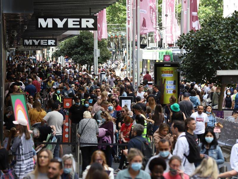 Australia's population grew by 2.5 per cent to 26.8 million, ABS data shows. (Diego Fedele/AAP PHOTOS)