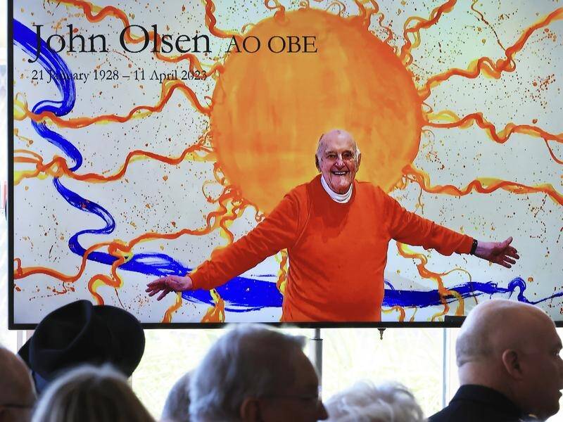 Speakers at the service paid tribute to the vision and beauty created by the late artist John Olsen. (Jenny Evans/AAP PHOTOS)